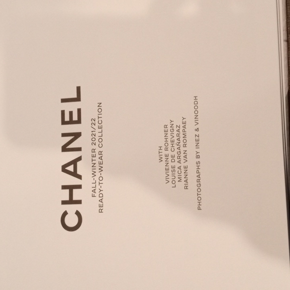 Chanel Hardcover fall/winter 2021/22 - Picture 8 of 15